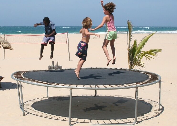 email newsletter bounces - trampoline